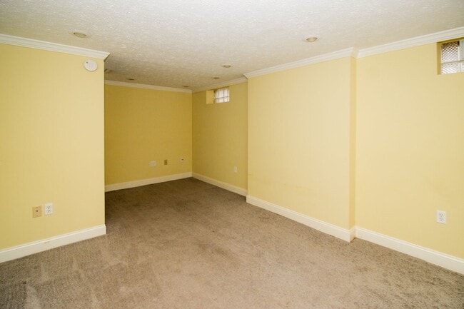 Building Photo - 20040 Bonnie Bank Blvd