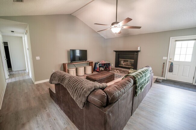 Building Photo - Coming Available!