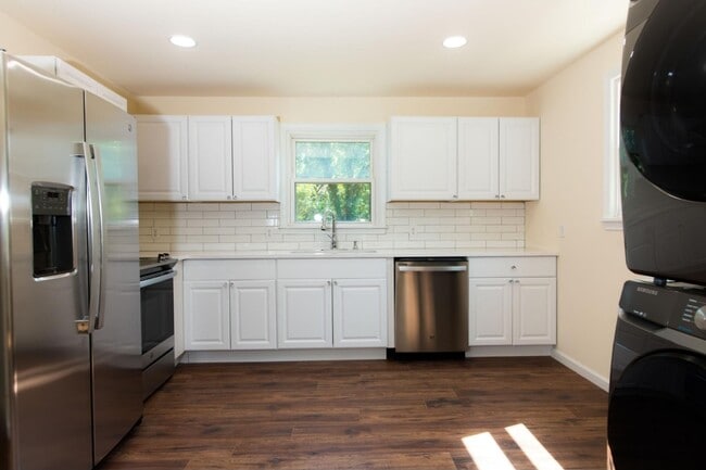 Kitchen - 2226 Cruzen St