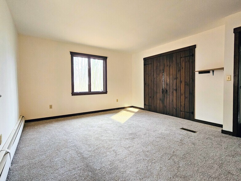 Building Photo - 135 Fraelich Rd