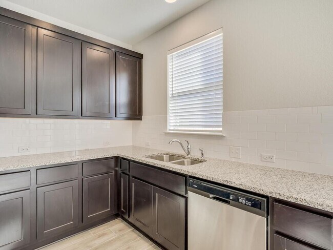 Building Photo - 2117 Pecan Island Dr