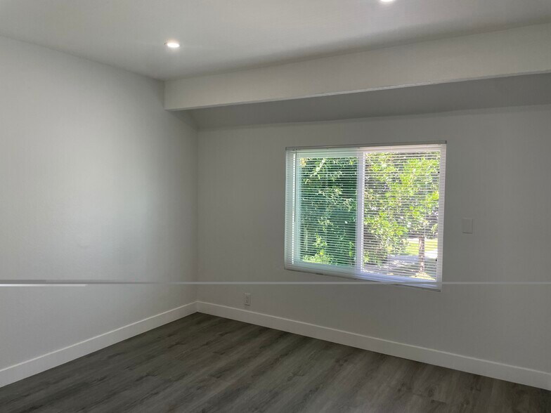 Building Photo - 79 Wildwood