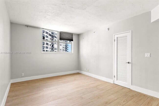 Building Photo - 3001 S Ocean Dr