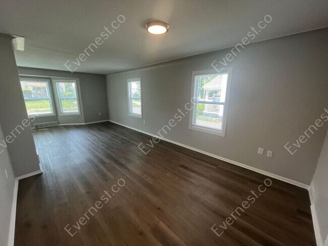 Building Photo - 2820 Winsted Dr