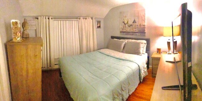 Building Photo - 116 Warwick Rd