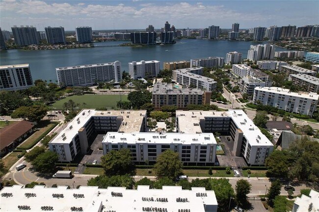 Building Photo - 201 178th Dr