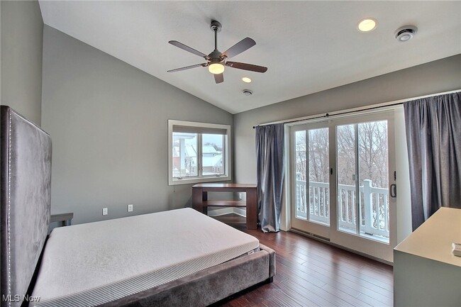 Building Photo - 2239 City View Dr