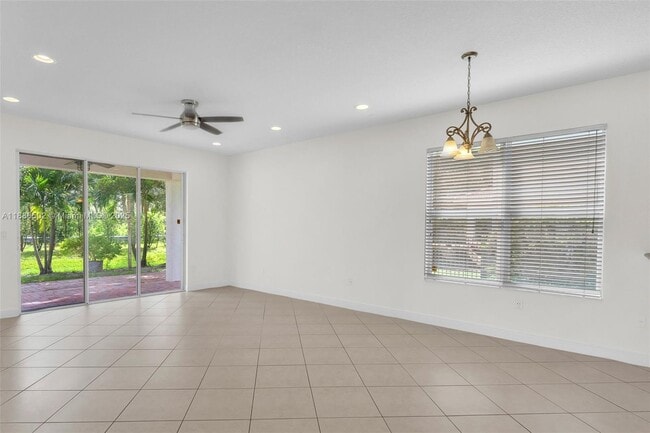 Building Photo - 5271 SW 173rd Ave