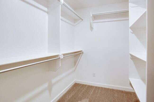 Building Photo - 13702 Avenue R