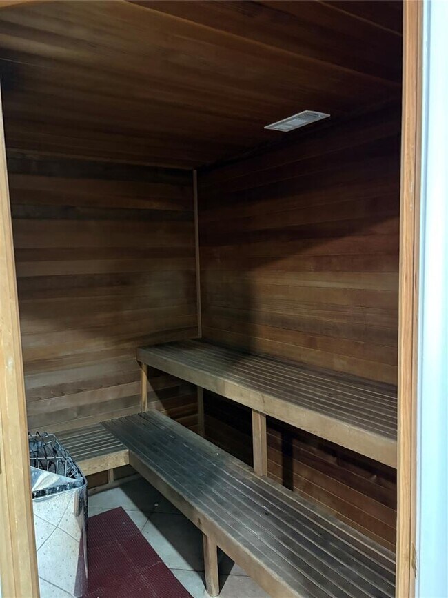 Building Photo - 404 Aria Dr