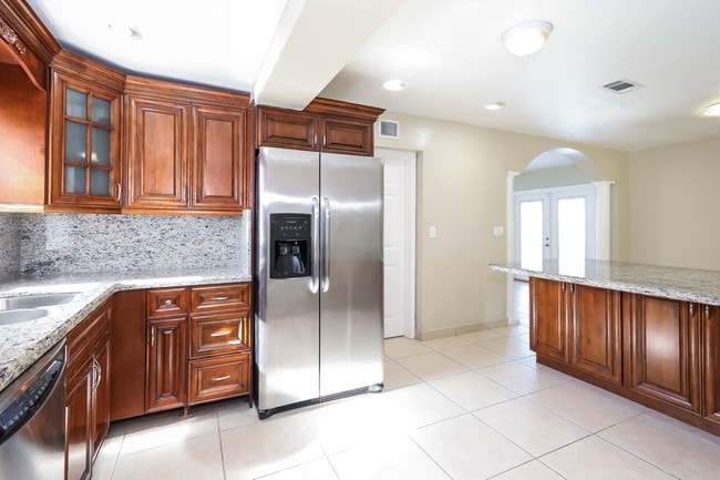 Building Photo - 3341 W Park Rd