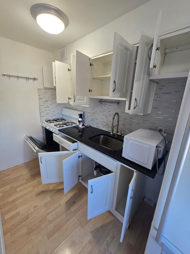 Building Photo - 1196 N Grant St