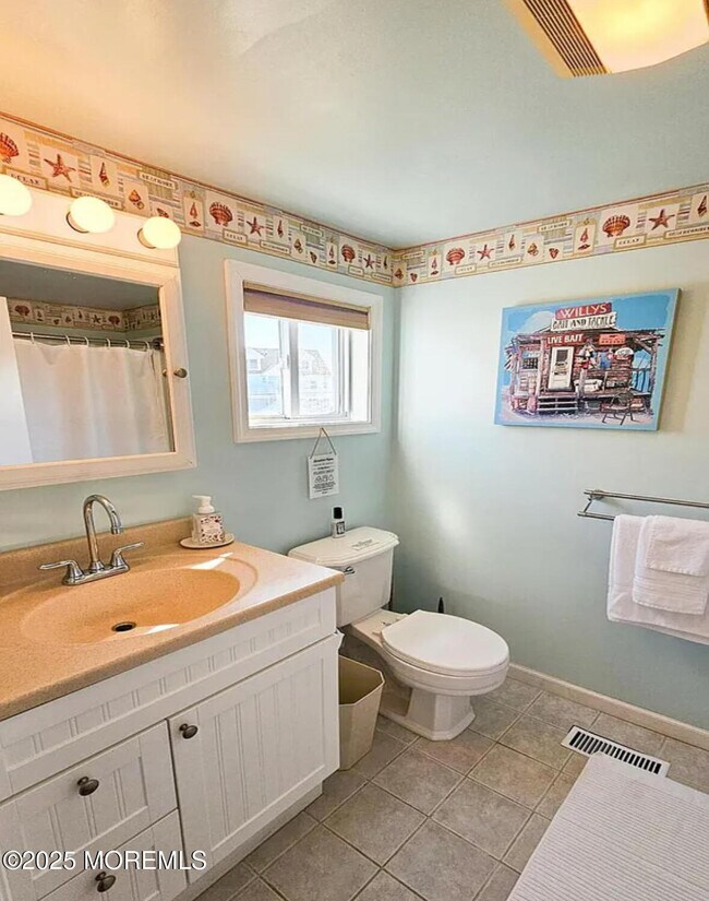 Building Photo - 1022 S Green St