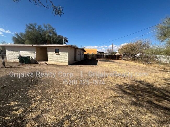 Building Photo - 3 Bedroom, 2 Bath House for Rent!   (Cardi...