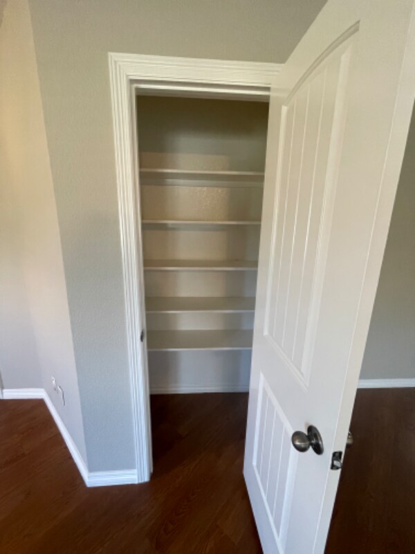 Building Photo - 604 Hilltop Dr