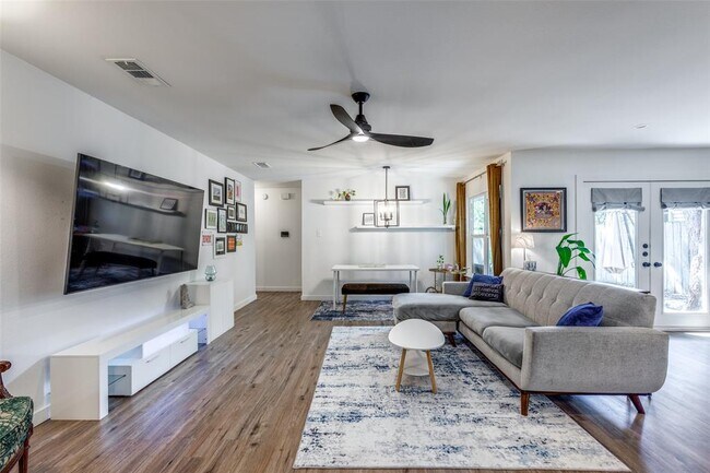 Building Photo - 11405 Bristle Oak Trail