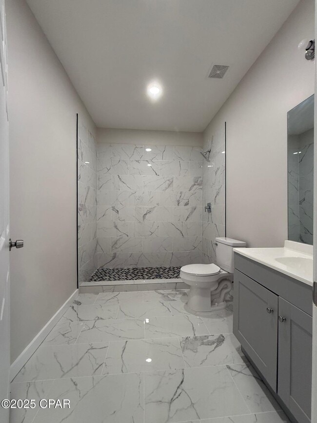 Building Photo - 2913 E 5th Ct