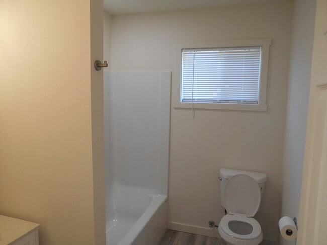 Building Photo - Completely Remodeled Home in Vibrant Sellw...