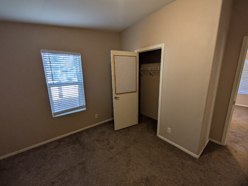 Building Photo - 2376 W Rock Island Ave