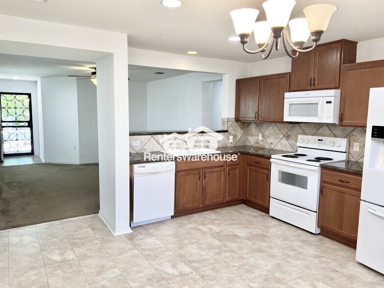 Building Photo - 9000 Stambourne St