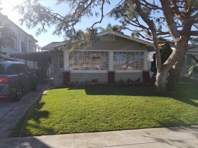 Building Photo - 220 Avenue A