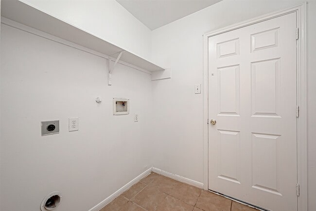 Building Photo - 7127 Sedona Ct