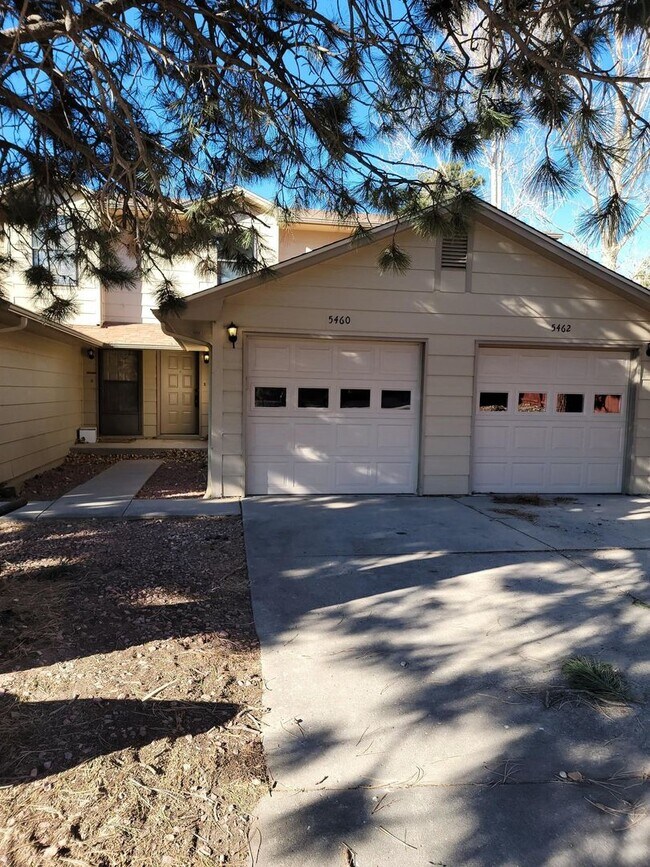 Building Photo - Stunning Mountain Views with Private Garage! 2 Bed/1.5 Bath Townhouse! Coming Late April!