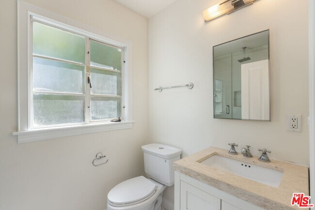 Building Photo - 11339 Thurston Pl