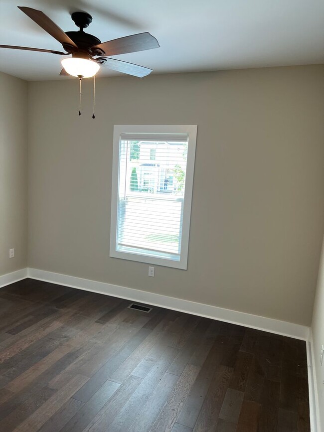 Building Photo - 12 Sycamore Ridge W