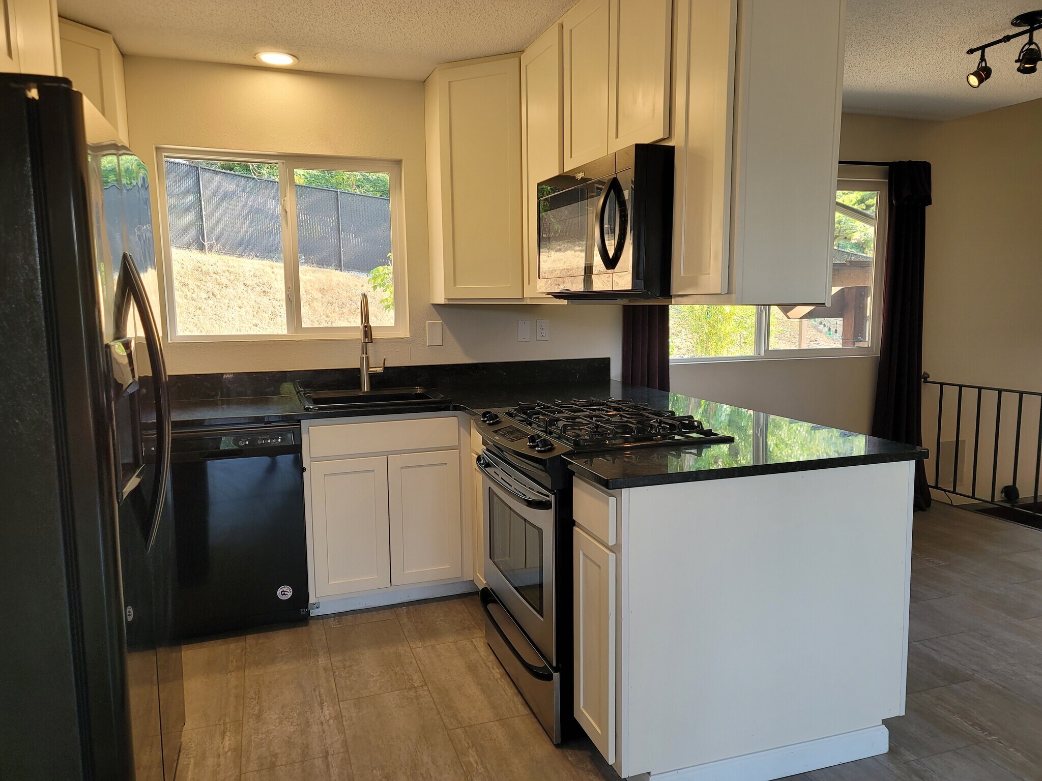 Kitchen - 8514 41st St W