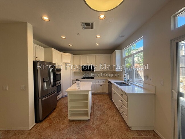 Building Photo - 4763 Templeton St