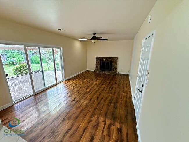 Building Photo - 1370 Fernwood Ln