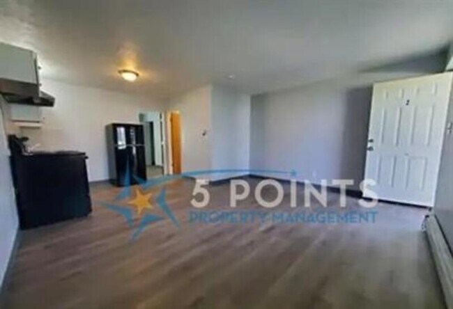 Building Photo - 1174 Chandler Ave