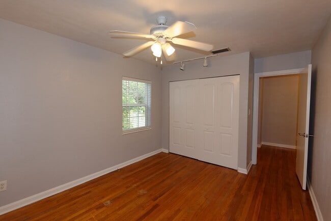 Building Photo - 2109 Forest Cir