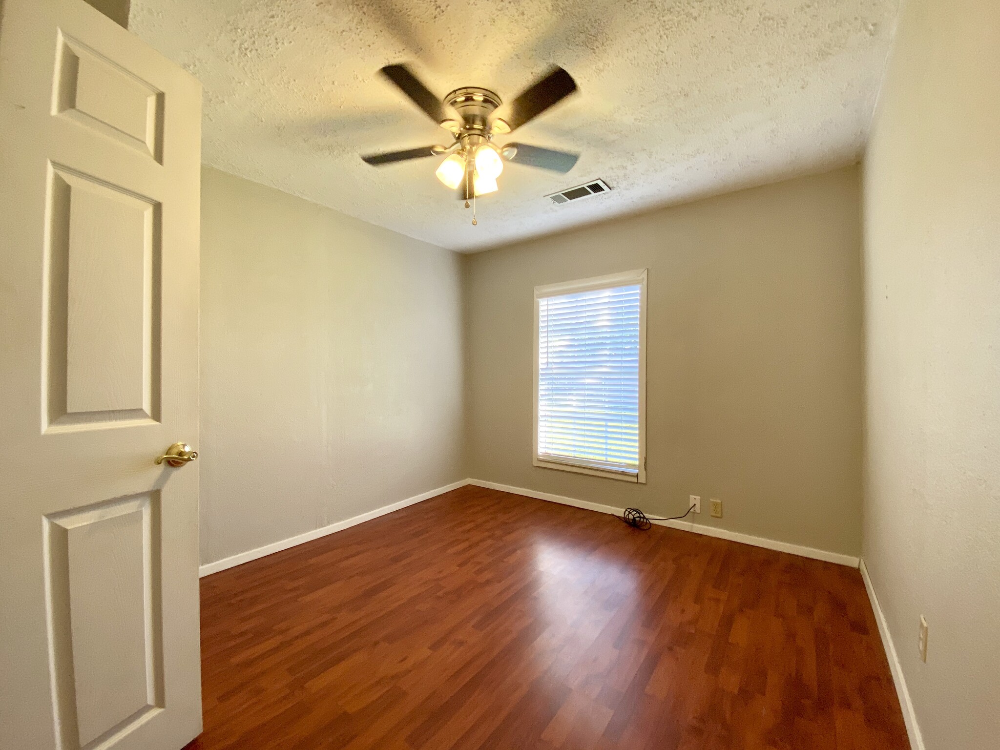 Building Photo - 2503 Ave G