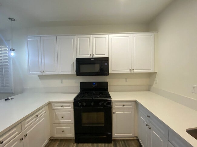 Building Photo - GORGEOUS HOME IN EASTVALE CORONA