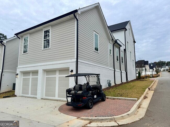 Building Photo - 940 Laurel Brooke Ave