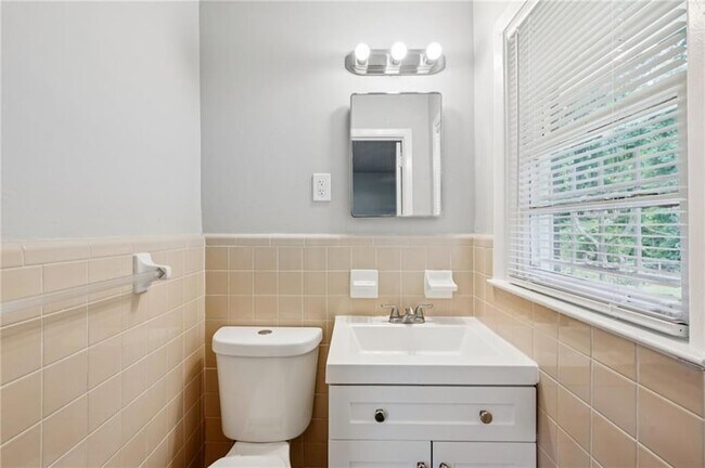 Building Photo - 3036 Will Rogers Pl SE