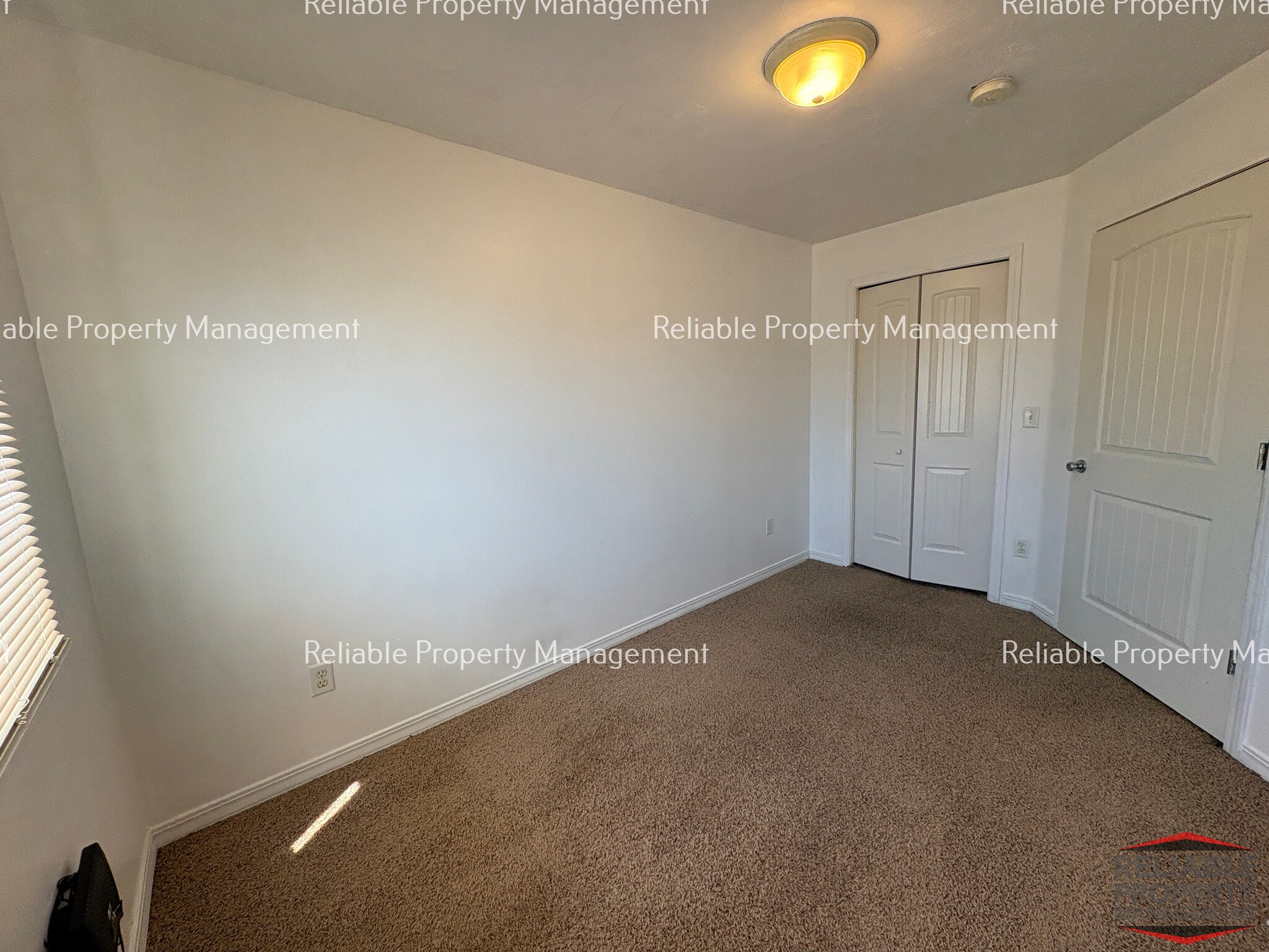Building Photo - 1430 Cambridge Dr
