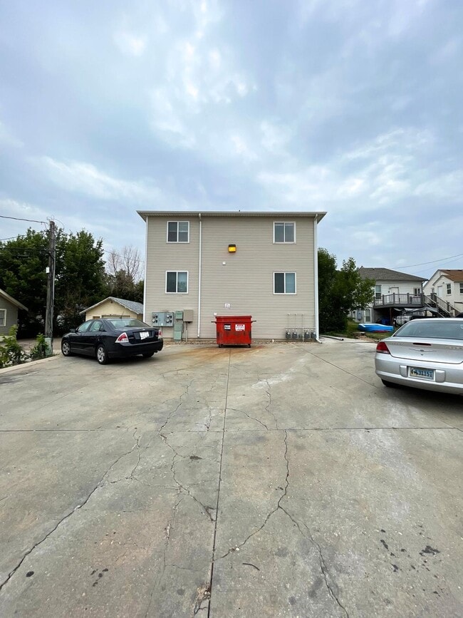 Building Photo - 2122 10th Ave