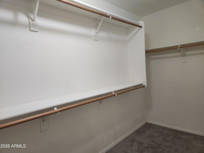 Building Photo - 5511 S 15th Way