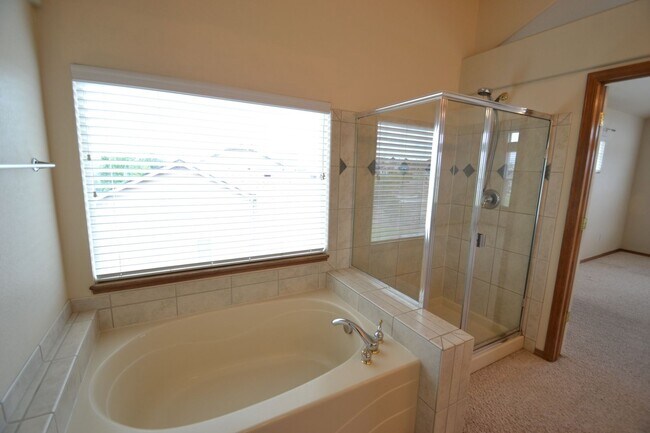Building Photo - 7492 Amberly Dr
