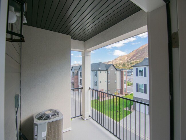 Building Photo - *Harmony Ridge in Mapleton