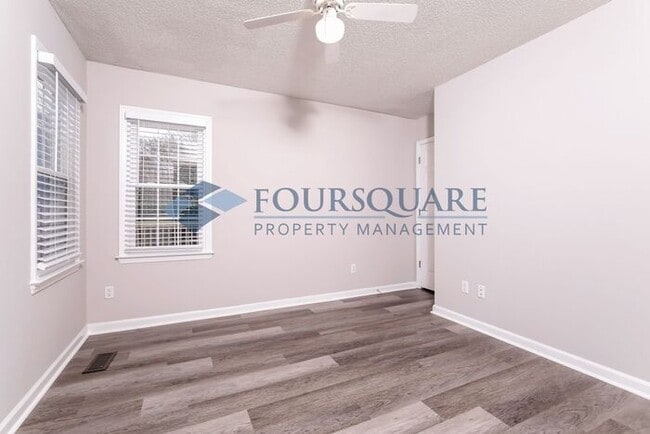 Building Photo - Default