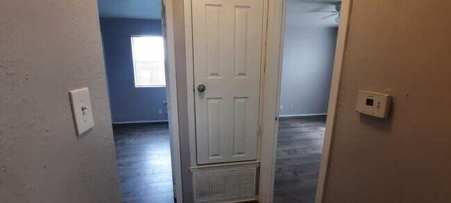 Building Photo - 823 Taulbee Ln