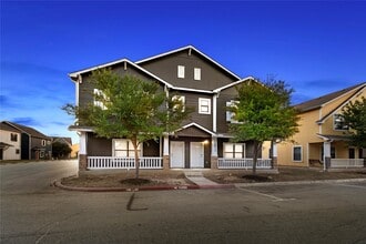 Building Photo - 6606 Aspen Heights