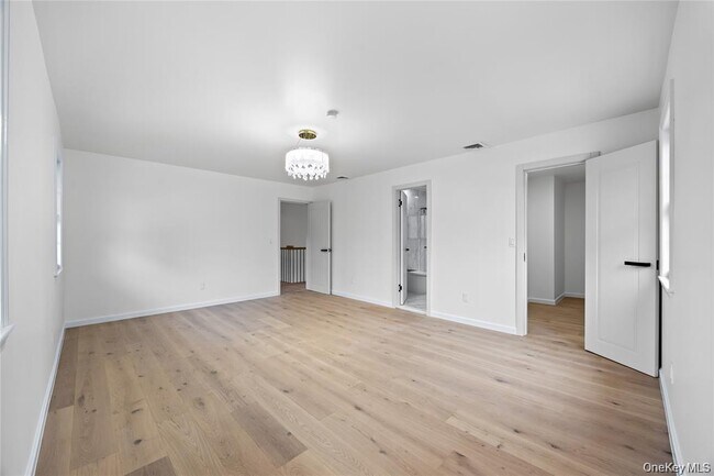 Building Photo - 26 Roseanne Dr