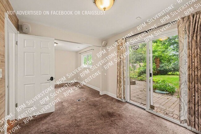 Building Photo - 8600 Russell-