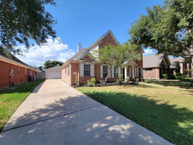 Building Photo - 11147 Carriage Lake Dr