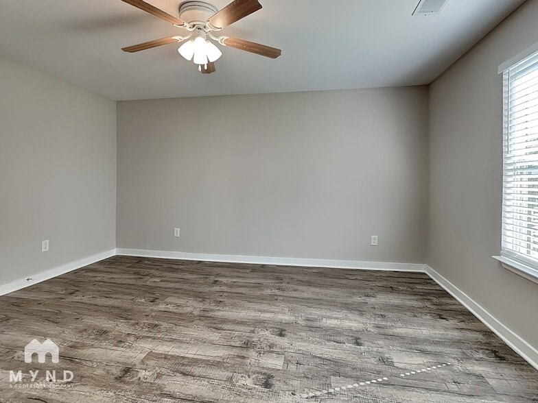 Building Photo - 10 Willowridge Ln